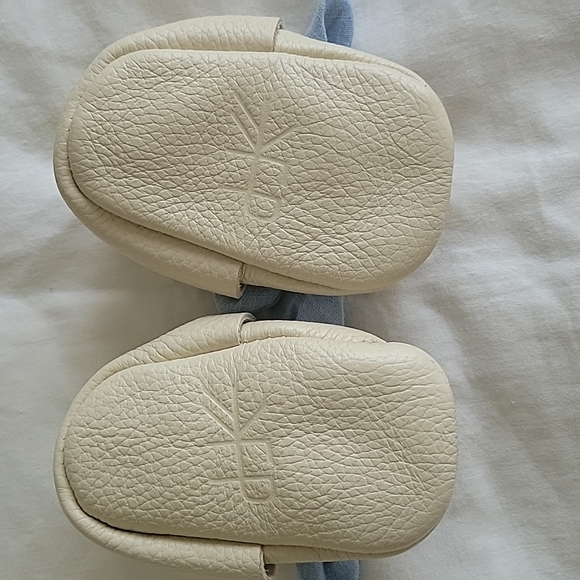 Freshly Picked Blue Bow Leather Moccasins - Picture 3 of 7